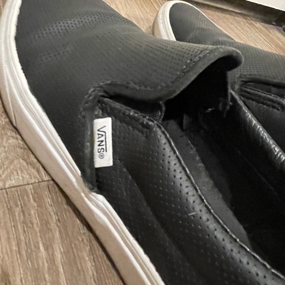 VANS - Picture 4 of 5